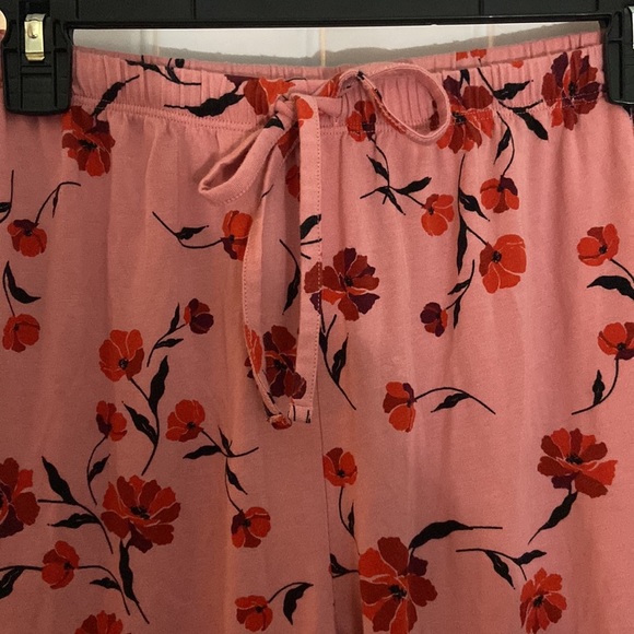 The Cat’s Luxurious Pajamas- Floral - Picture 2 of 4